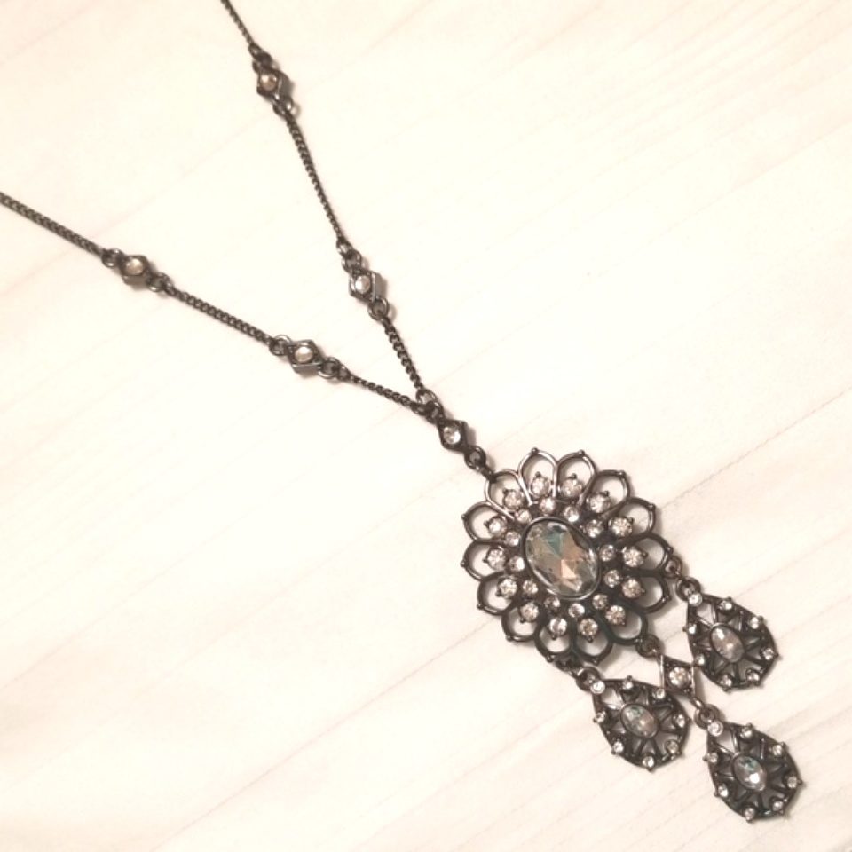 Black Rhinestone Floral Tear Drop Necklace